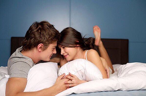 Muž môže zlepšiť svoj intímny život bez použitia stimulantov potencie
